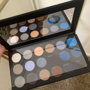 NWT 18A Morphe Blue Ya Away Palette